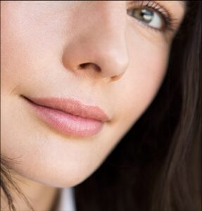 lady with natural looking lips